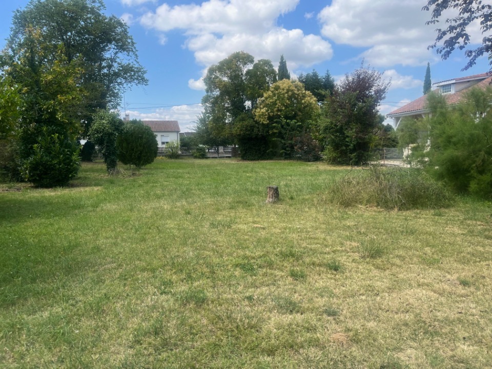 Offre de terrain à construire viabilisé disponible à Marmande