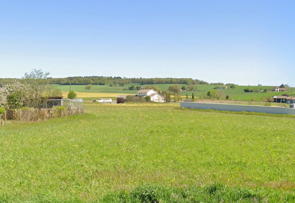 Sublime terrain constructible en vente à Fonroque