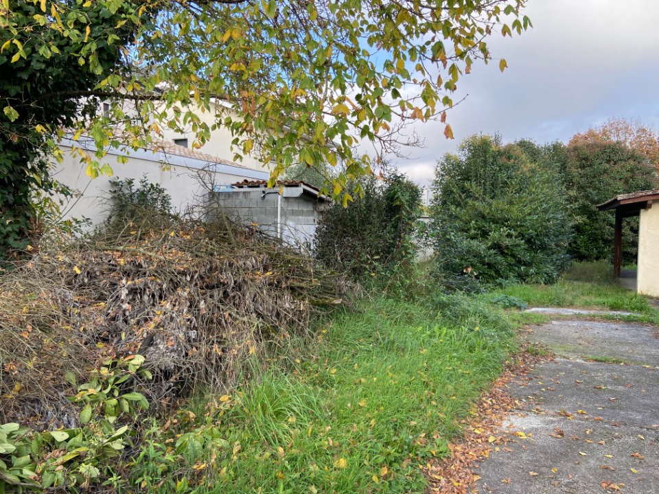 Charmant terrain à batir viabilisé disponible à Pessac (33600)