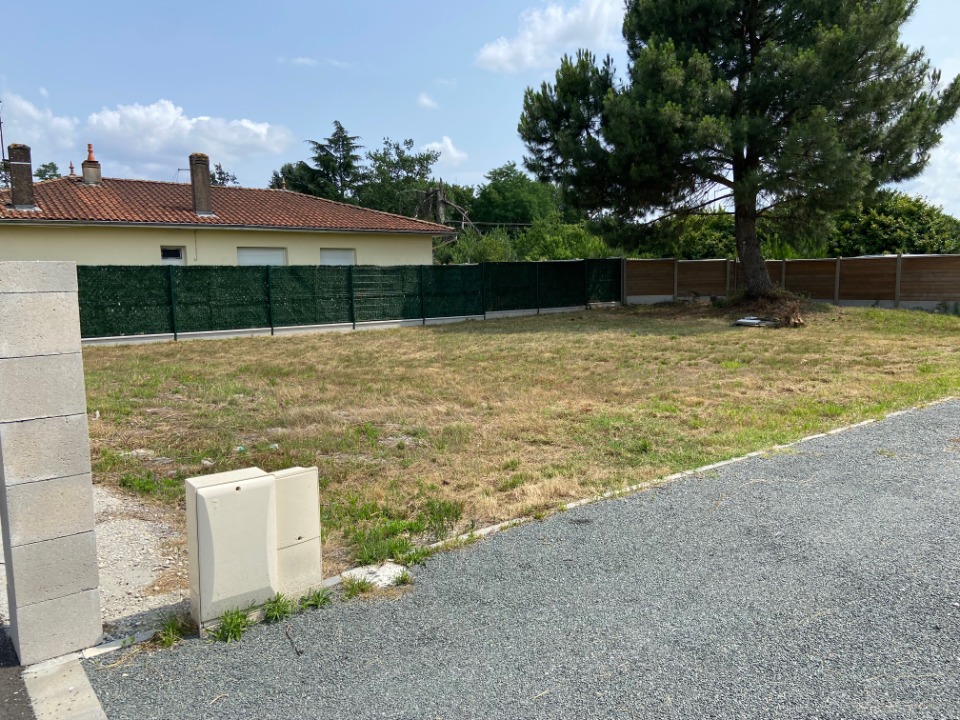 Beau terrain à construire en vente à Mérignac