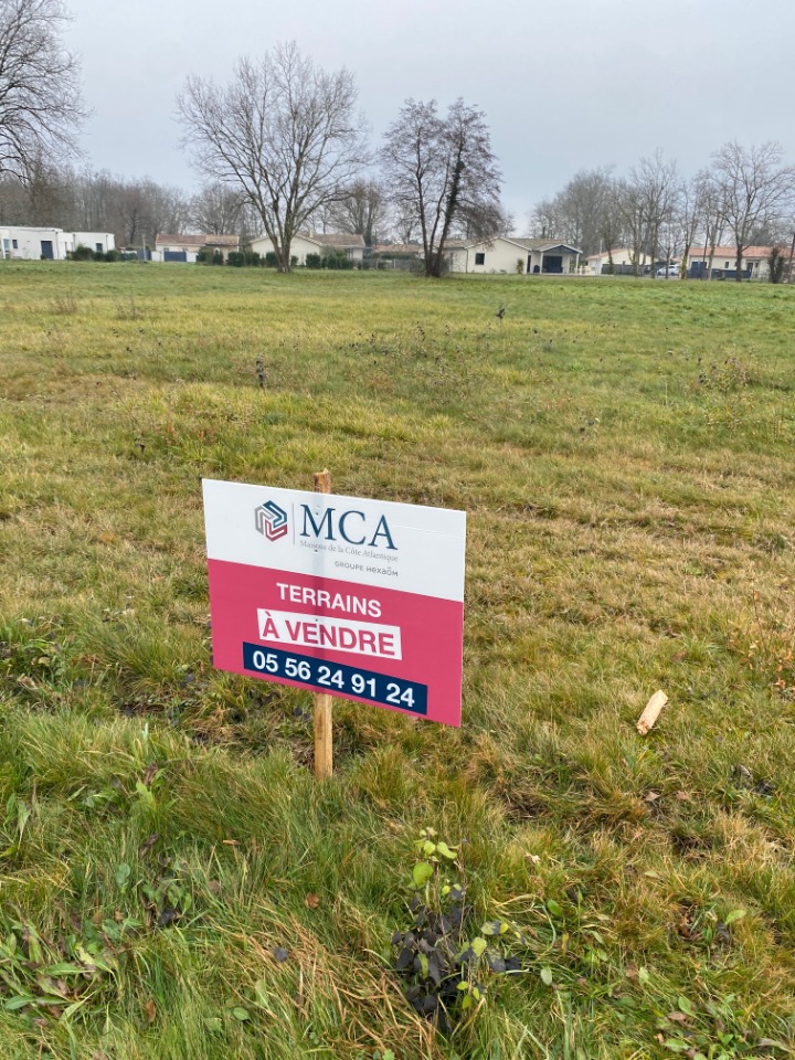 Joli terrain à batir viabilisé de 640m2 en vente à Arsac