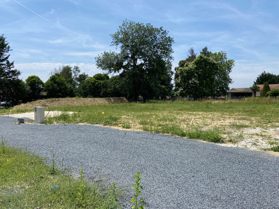 terrain à construire viabilisé de 719m2 à Sadirac (33670)