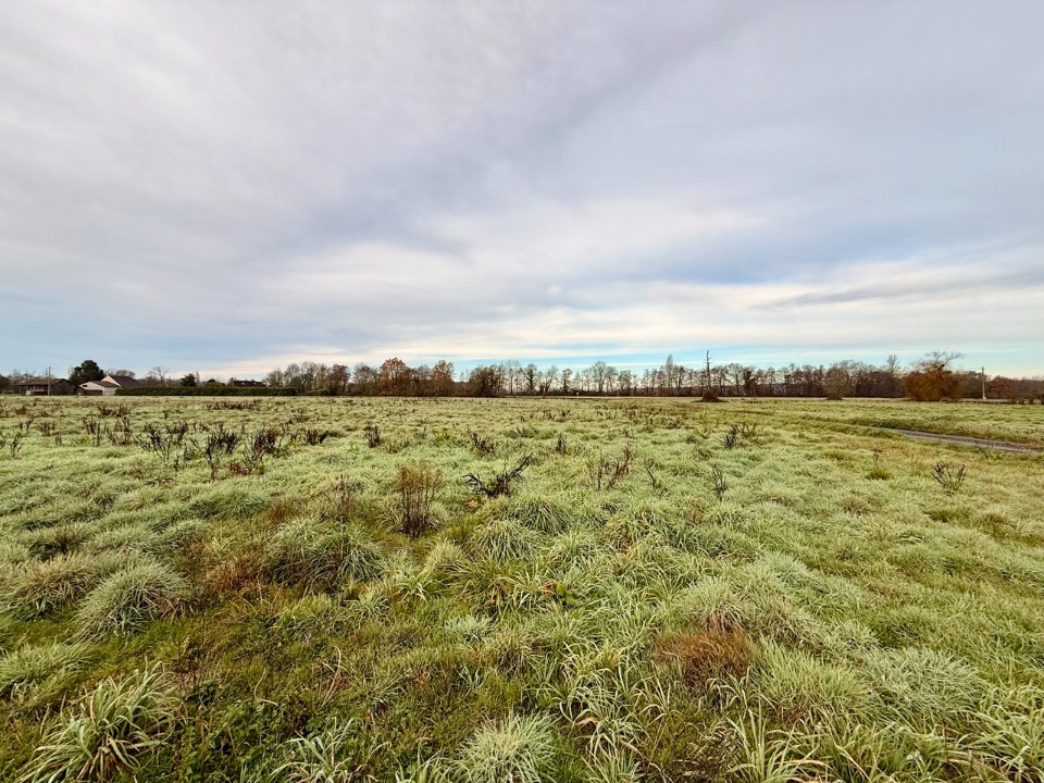 terrain à construire de 1250m2 en vente à La Force