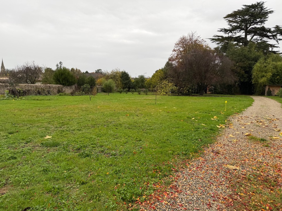 Agréable terrain à construire viabilisé de 501m2 disponible à Langon (33210)