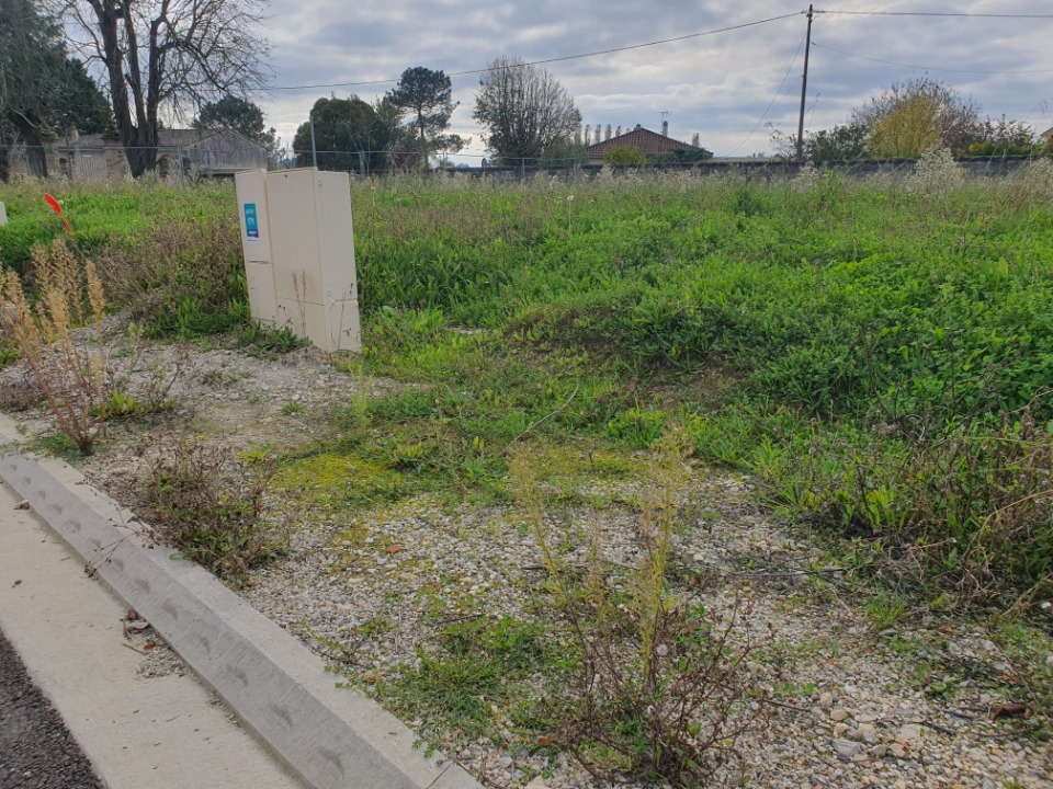 Agréable terrain viabilisé de 370m2 en vente à Saint-André-de-Cubzac