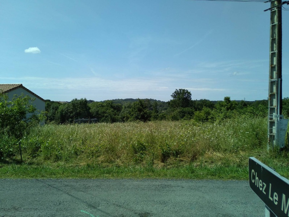 terrain à construire de 1500m2 disponible à Orignolles (17210)