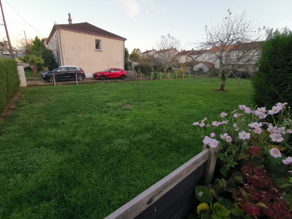 Acheter un terrain à construire de 650m2 en vente à Périgueux