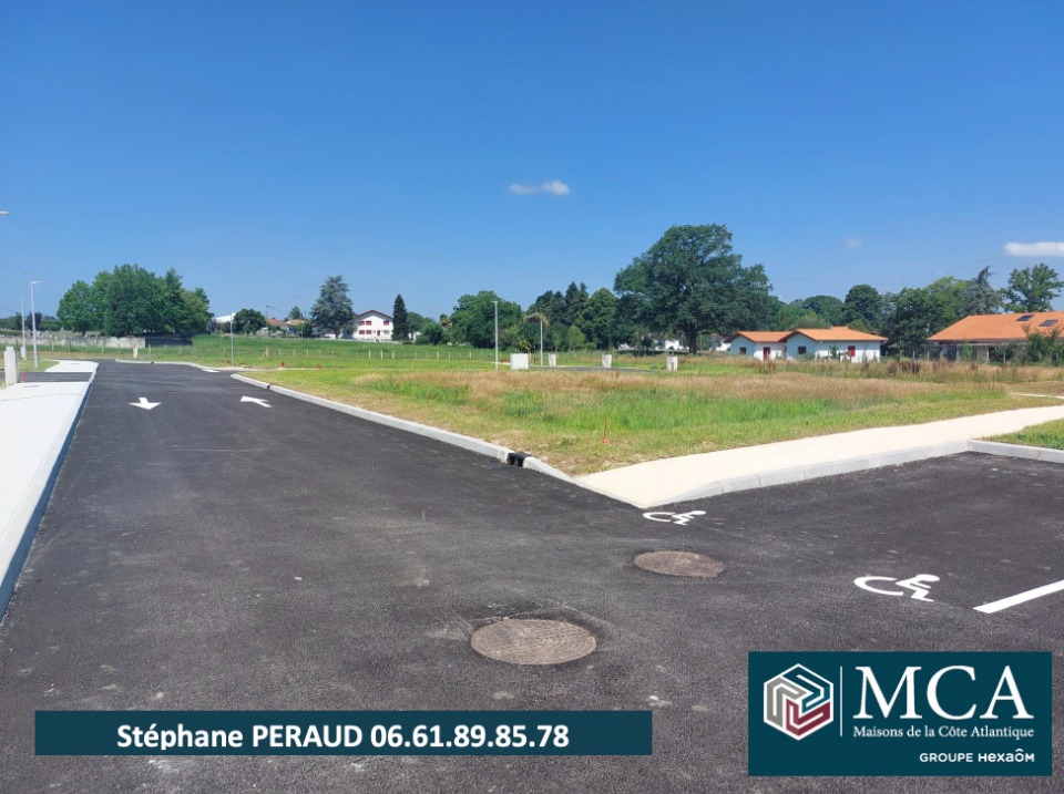 Joli terrain à construire viabilisé de 585m2 disponible à Saint-Palais