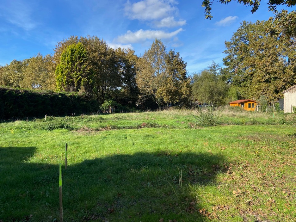 Ravissant terrain à vendre de 503m2 disponible à Brach