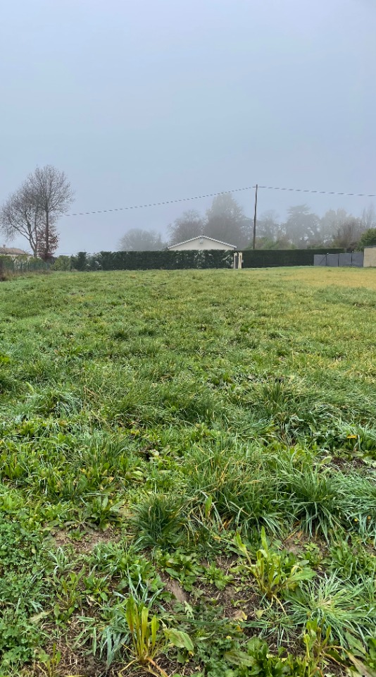 Joli terrain constructible viabilisé disponible à Hourtin (33990)