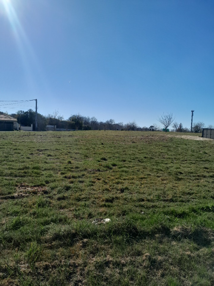 terrain à batir de 550m2 disponible à Sainte-Hélène (33480)