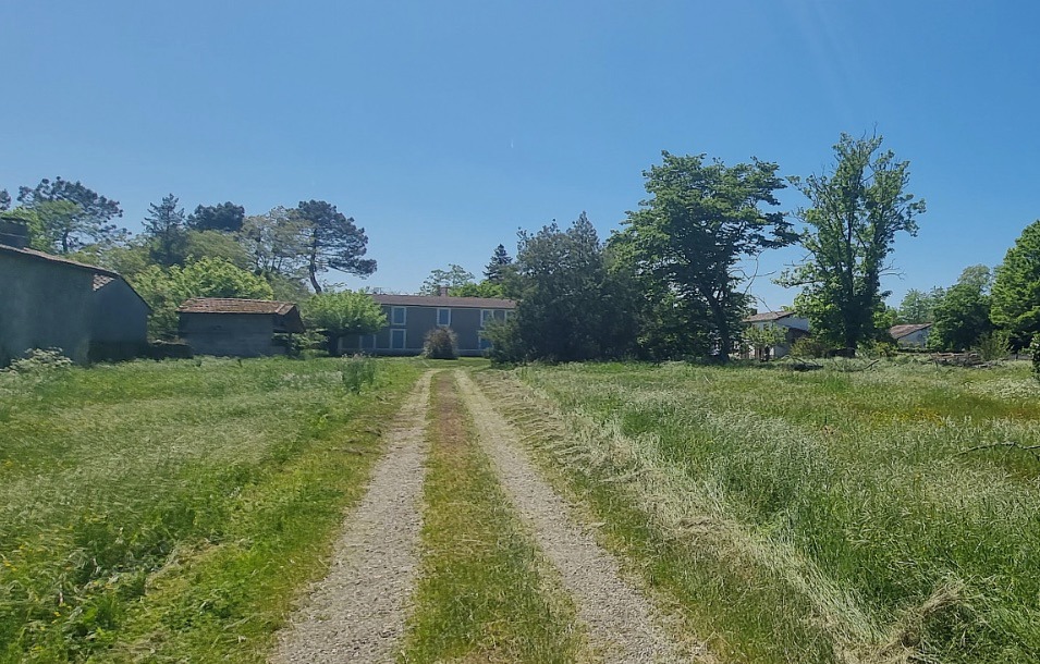 Ravissant terrain à batir viabilisé à Pujols (33350)