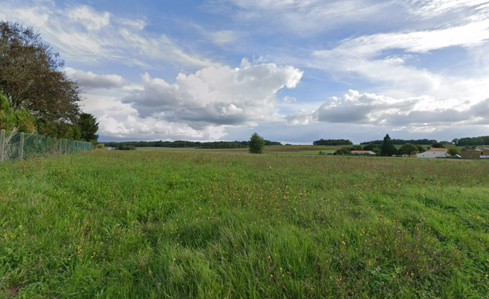 terrain à construire viabilisé de 1400m2 en vente à Juicq (17770)
