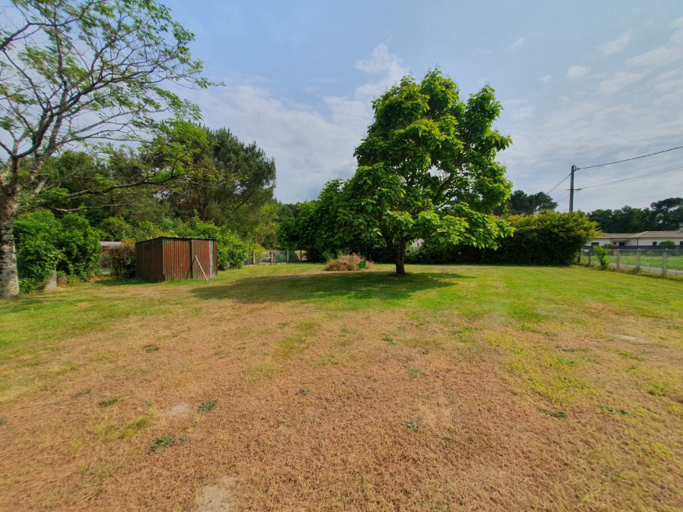 Magnifique terrain viabilisé de 526m2 disponible à Saint-Yzan-de-Soudiac (33920)