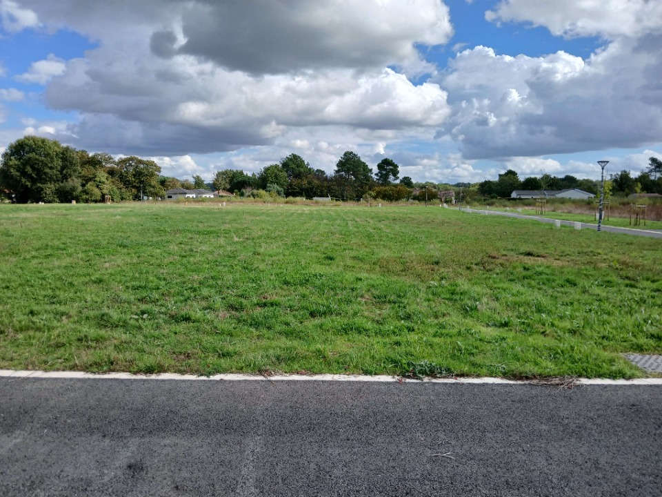 terrain constructible viabilisé disponible à Marsac-sur-l'Isle