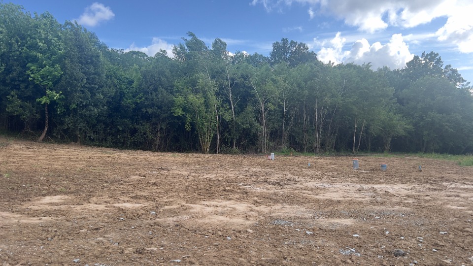 Très beau terrain à construire de 450m2 disponible à Castres-Gironde