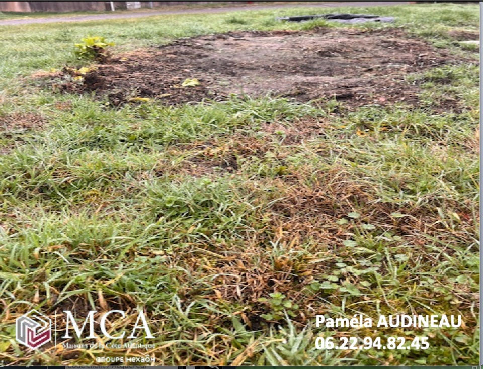 terrain constructible de 700m2 en vente à Cardan
