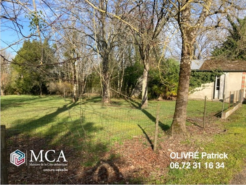 Joli terrain à vendre disponible à Fontcouverte (17100)