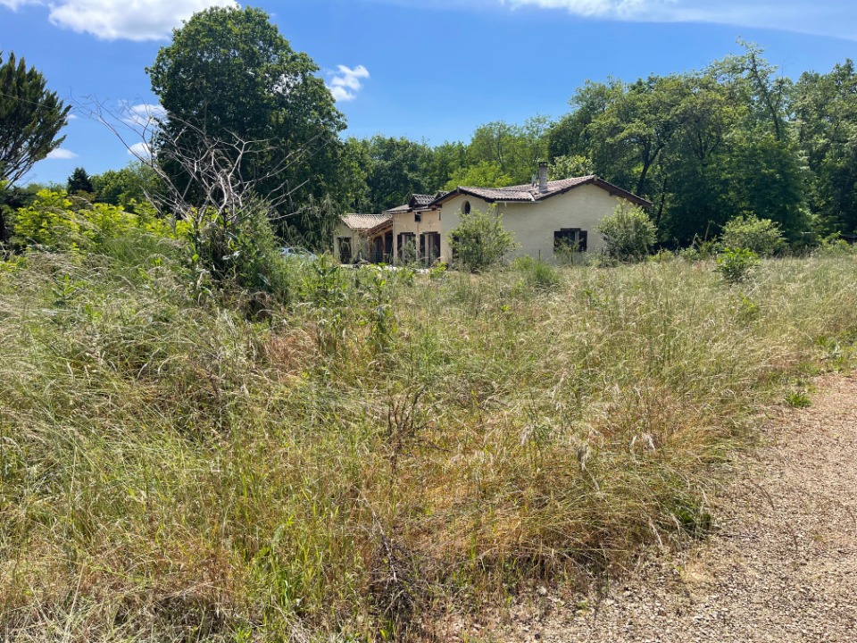 terrain à batir viabilisé de 900m2 en vente à Illats