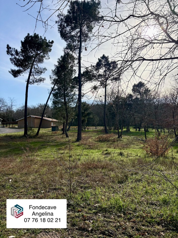 Magnifique terrain à construire viabilisé de 1040m2 disponible à Casteljaloux