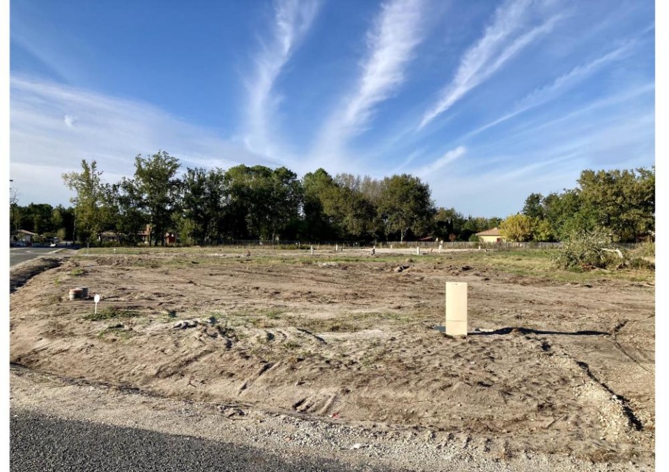 terrain à construire viabilisé disponible à Le Taillan-Médoc