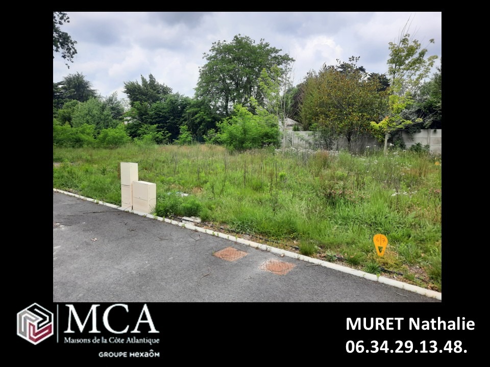 terrain constructible de 800m2 disponible à Le Tuzan