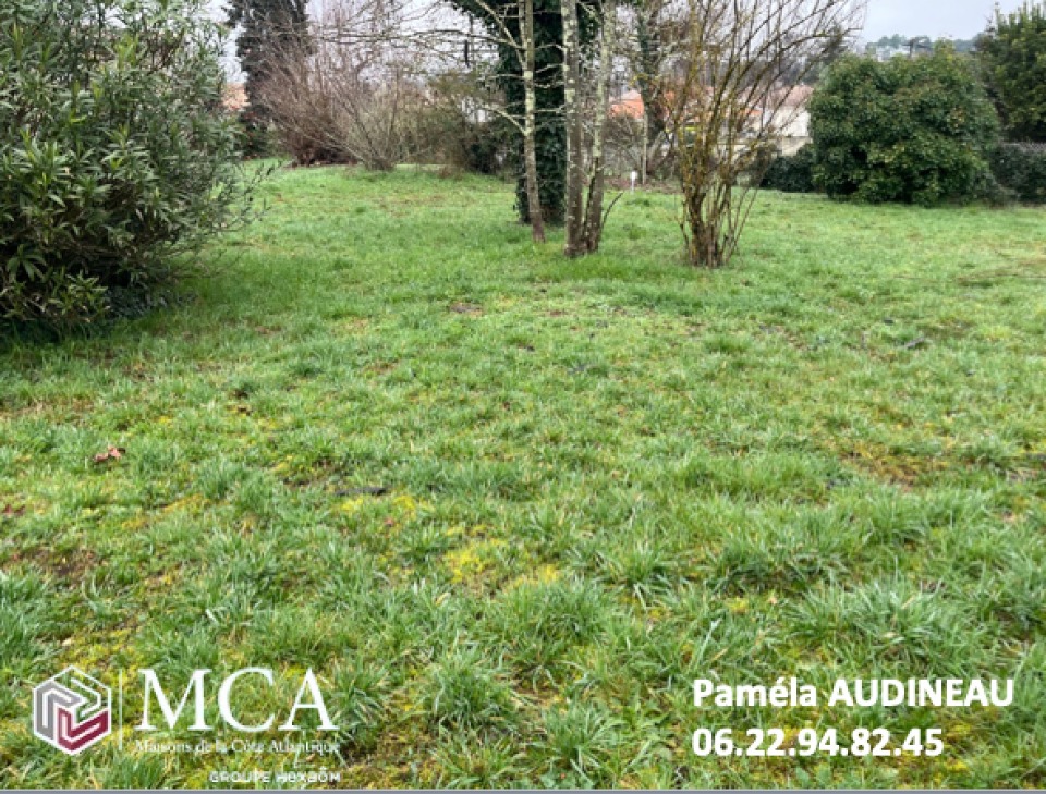 Charmant terrain constructible viabilisé en vente à Croignon