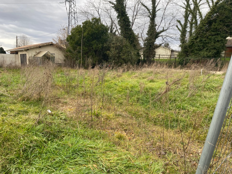 terrain constructible disponible à Floirac