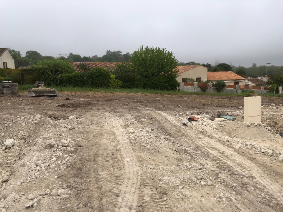 terrain à construire de 448m2 en vente à Saintes (17100)