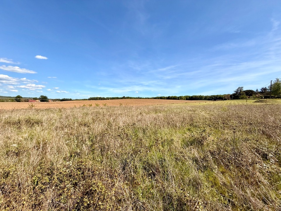Parcelle de terrain constructible de 1000m2 à Saint-Agne