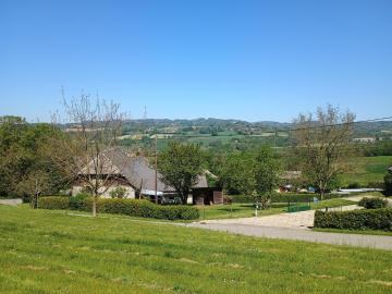 SOUS LES CHATAIGNIERS