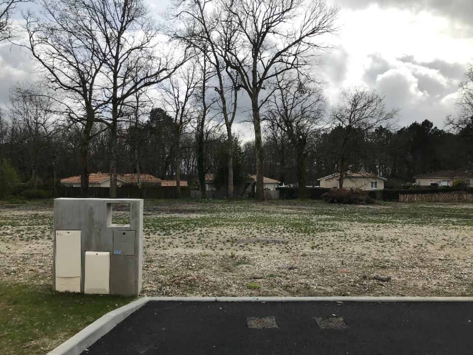 terrain à vendre viabilisé de 1000m2 à Saint-Selve (33650)