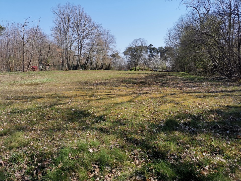 terrain viabilisé de 1800m2 disponible à Marsaneix (24750)