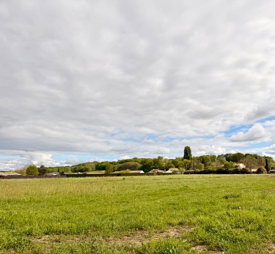 terrain à construire viabilisé de 1200m2 en vente à Saint-Agne