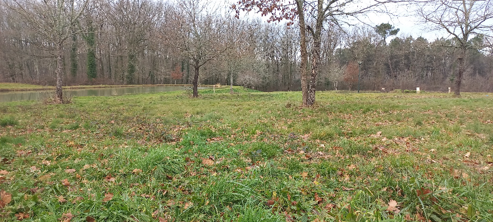 terrain à batir disponible à Saint-Barthélemy-de-Bellegarde (24700)
