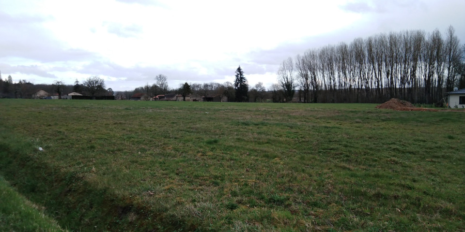 Sublime terrain à vendre viabilisé disponible à Saint-Martin-l'Astier (24400)