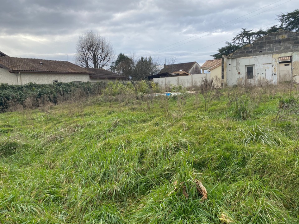 Sublime terrain de 1318m2 disponible à Cursan (33670)