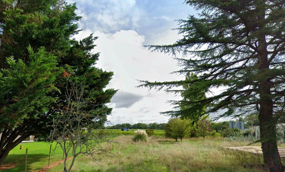 terrain à construire viabilisé de 2100m2 en vente à Saintes (17100)