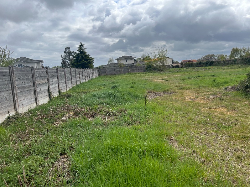 terrain à construire disponible à Saint-Médard-en-Jalles (33160)
