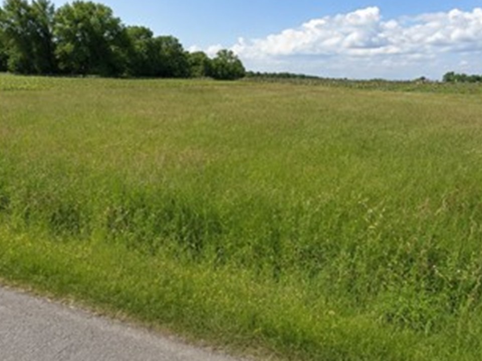 terrain à construire de 1320m2 en vente à Saint-Savin