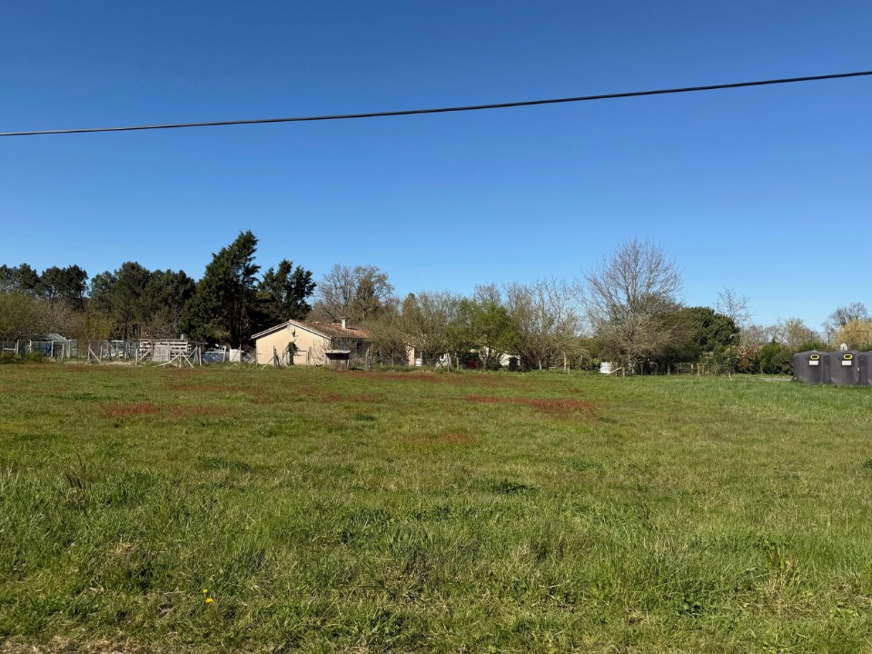 terrain à construire de 1600m2 en vente à Cazats