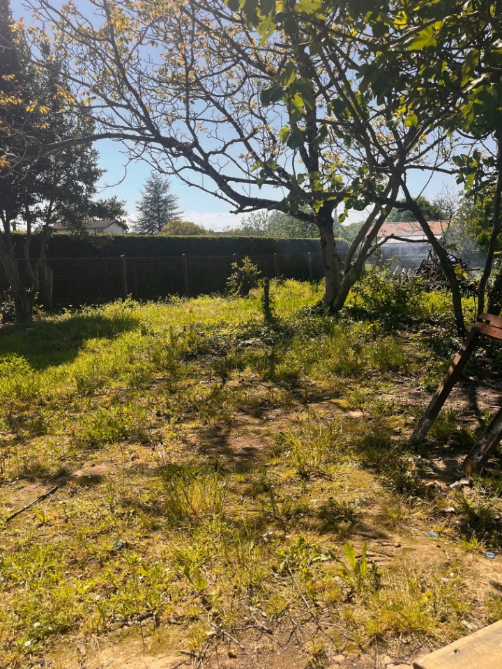terrain à construire viabilisé de 900m2 en vente à La Sauve